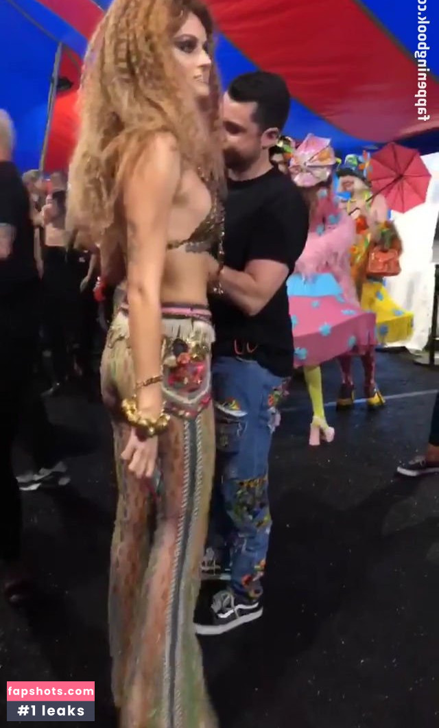 Isabeli Fontana Filtración Desnuda OnlyFans Foto #433 - Fapshots