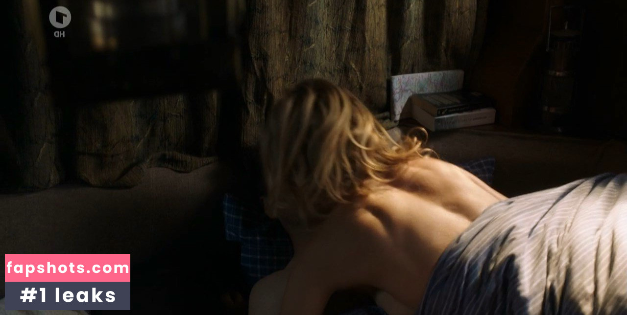 Isabell Gerschke gallery photo #2