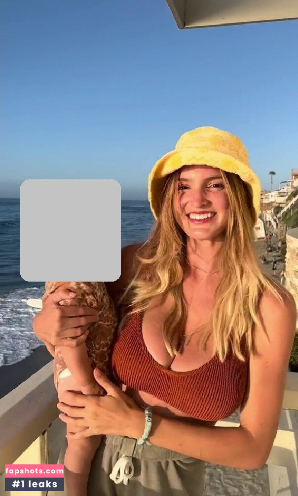 Isabella Abell gallery photo #30