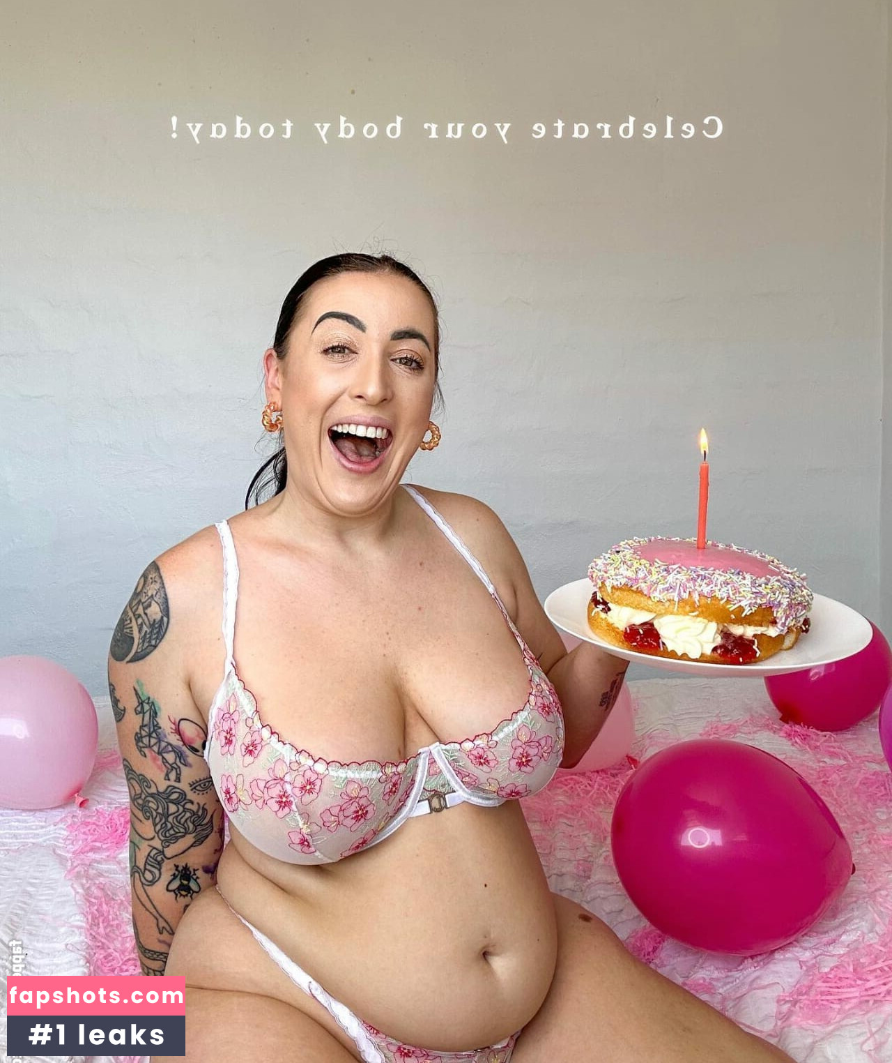 Isabella Davis gallery photo #8