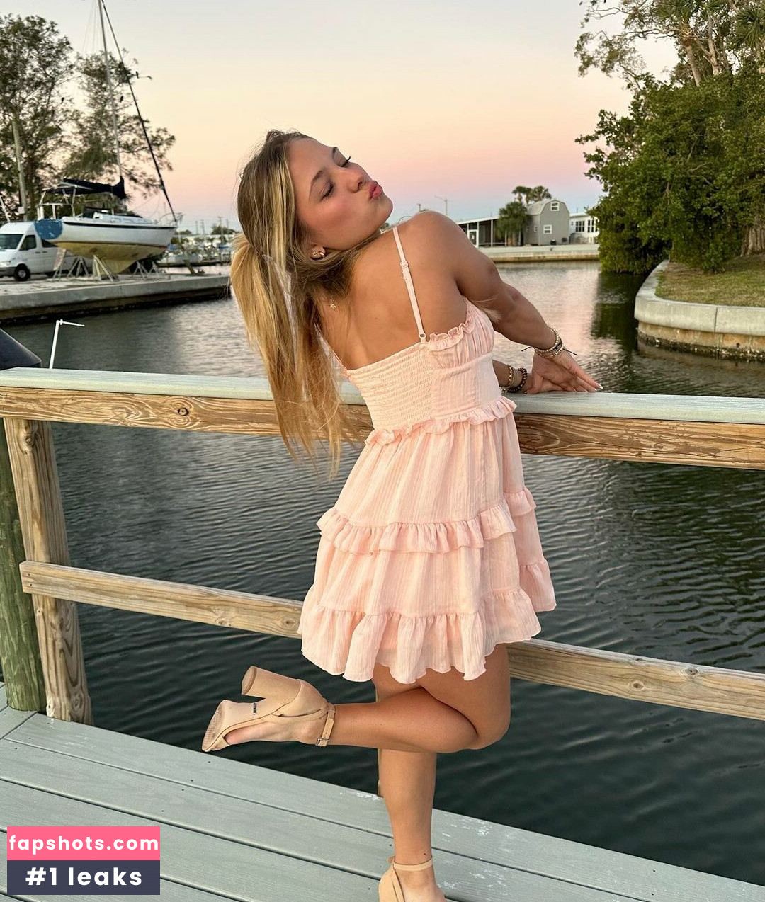 Isabella DuCharme gallery photo #31