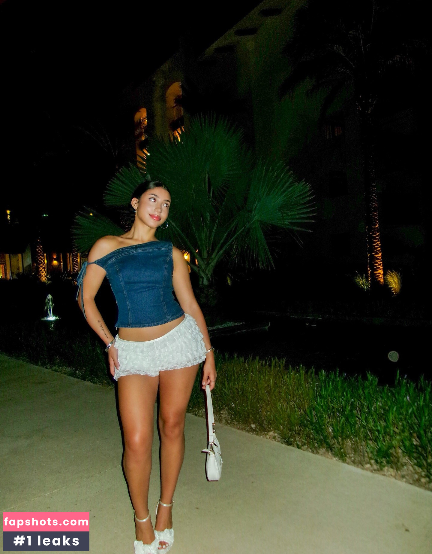 Isabella Ferreira gallery photo #4