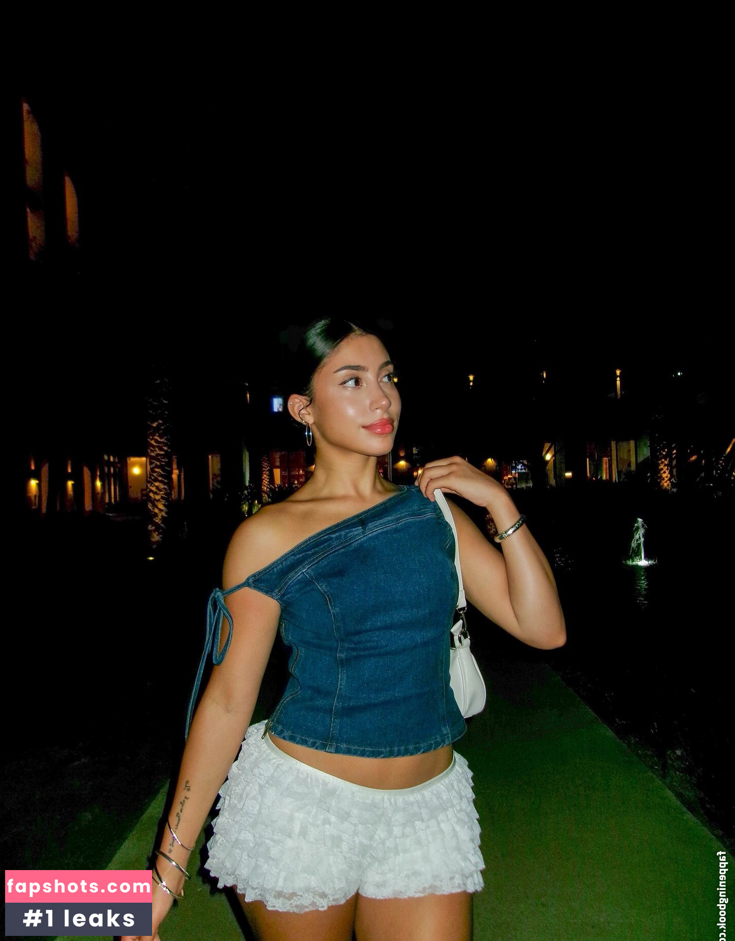 Isabella Ferreira gallery photo #5