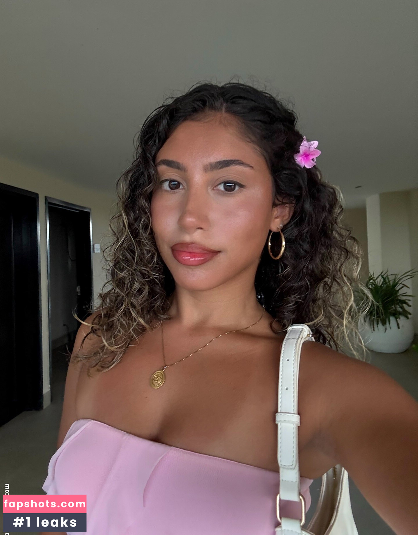 Isabella Ferreira gallery photo #6