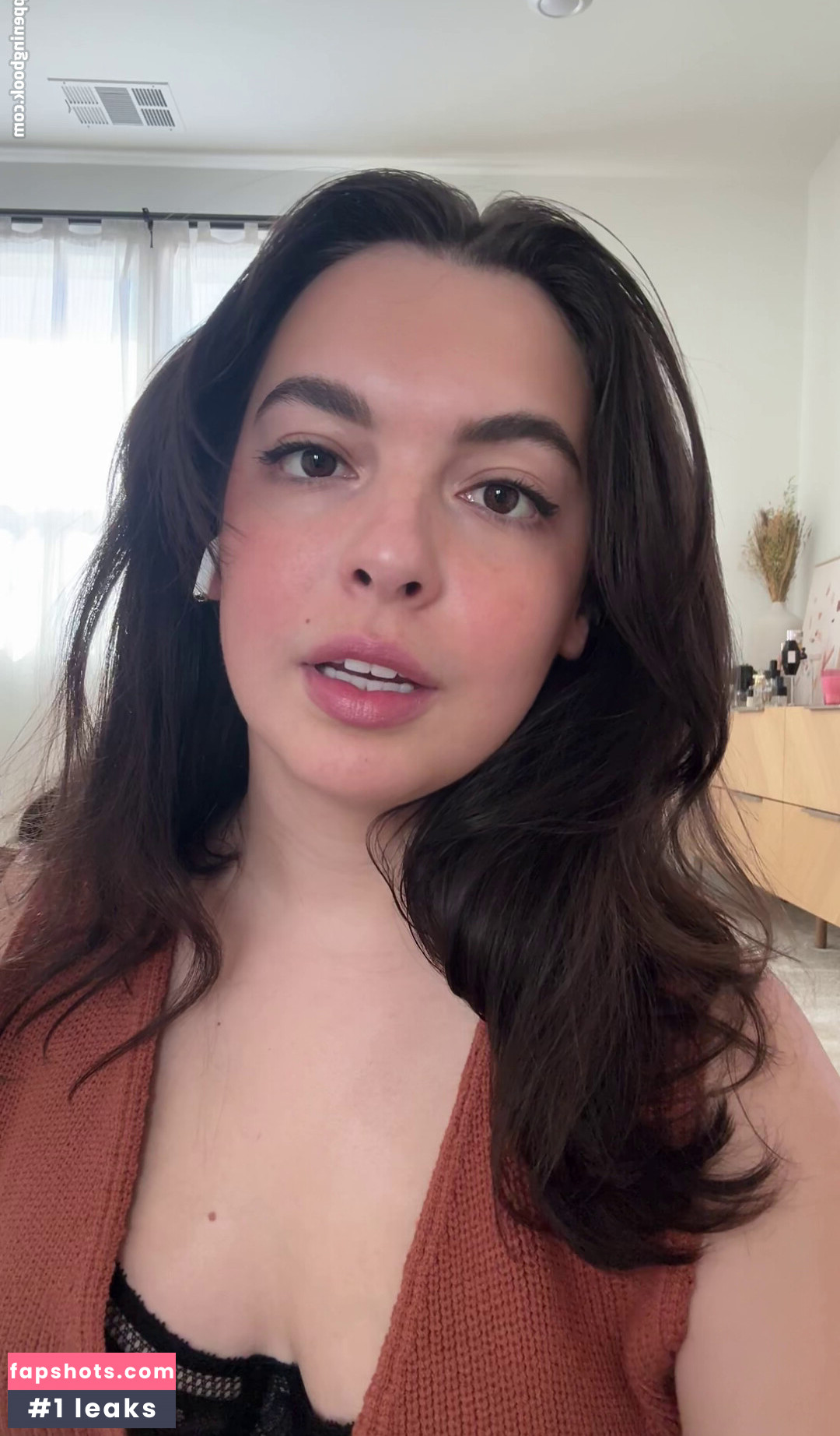 Isabella Gomez Nude Leaks OnlyFans Photos #16 - LeakJerk