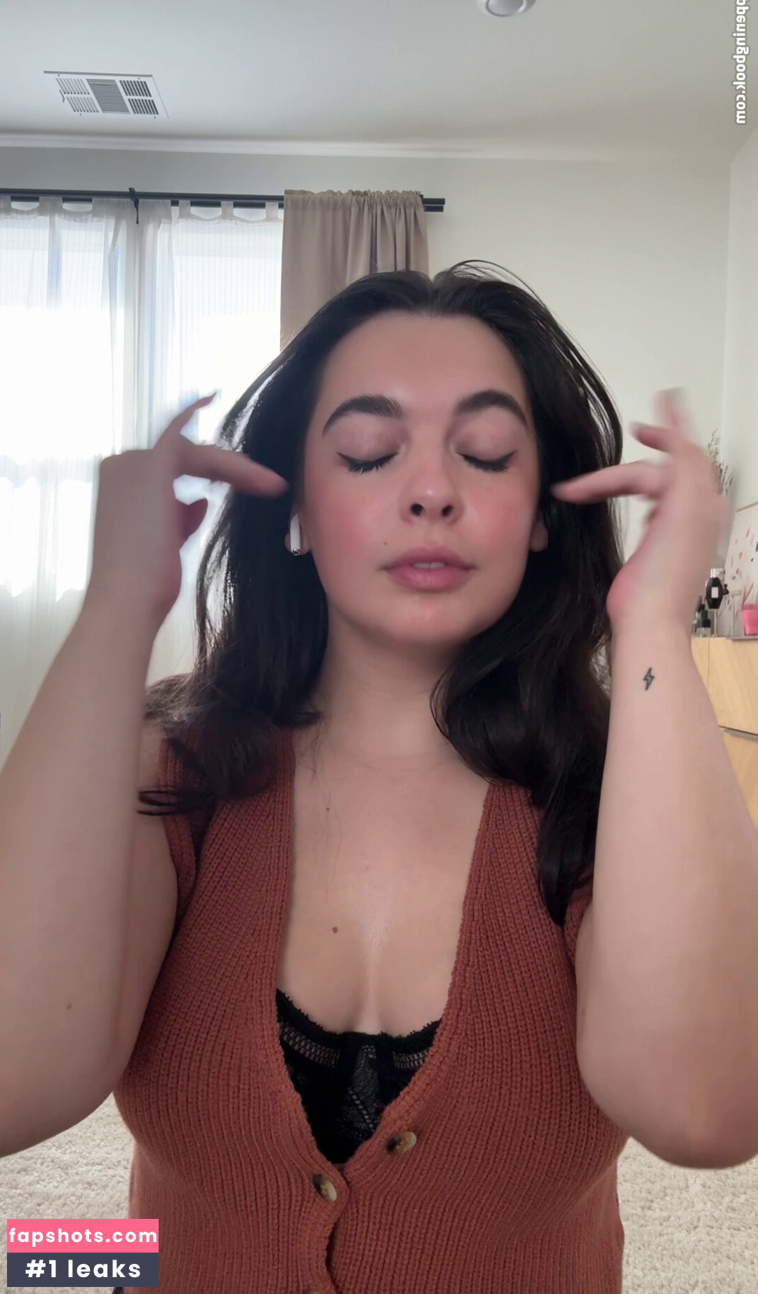 Isabella Gomez Nude Leaks OnlyFans Photos #18 - LeakJerk