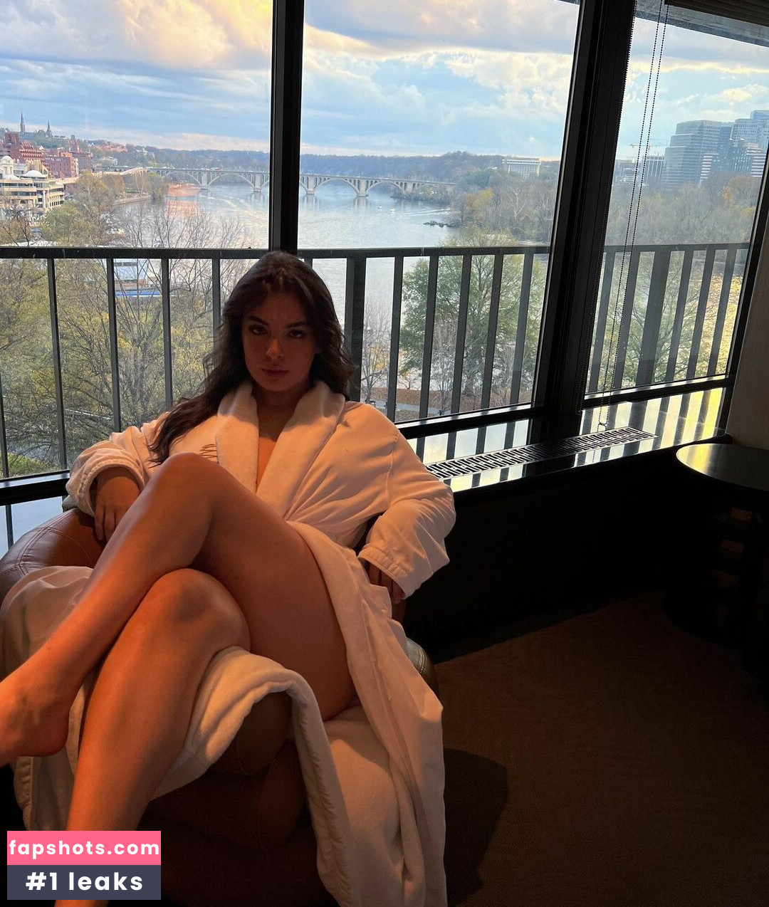 Isabella Gomez Nude Leaks OnlyFans Photos #73 - LeakJerk