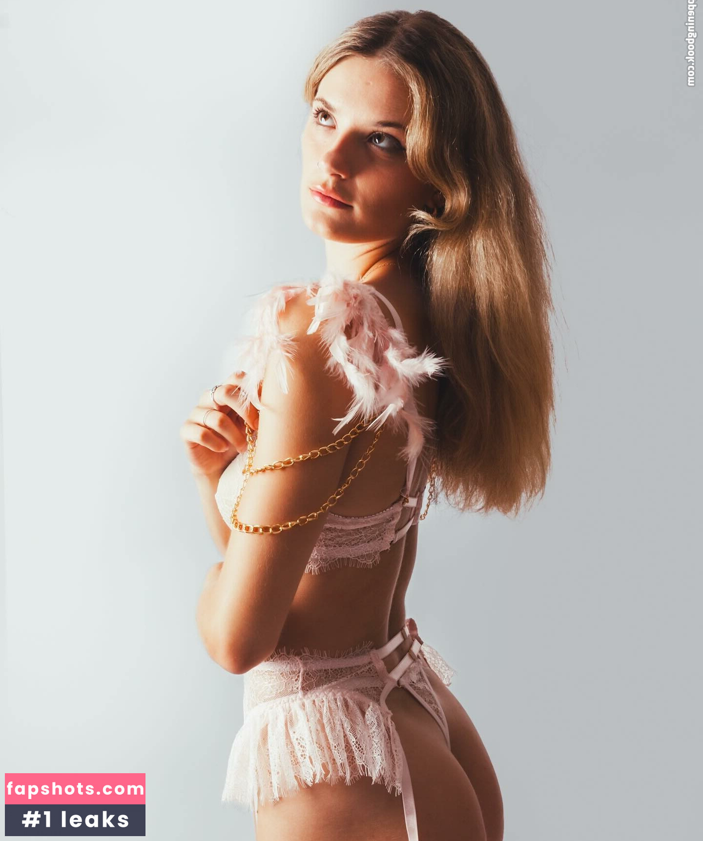 Isabella Kroon Nude Leaks OnlyFans Photos #4 - LeakJerk