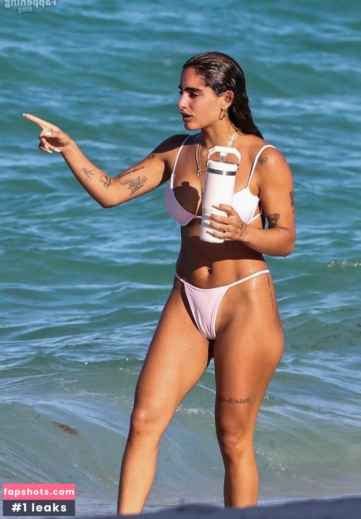 Isabella Ladera gallery photo #12