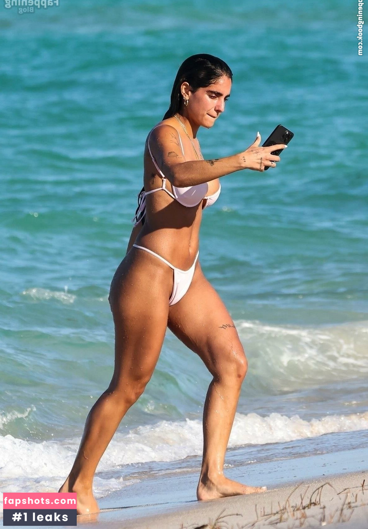 Isabella Ladera gallery photo #27