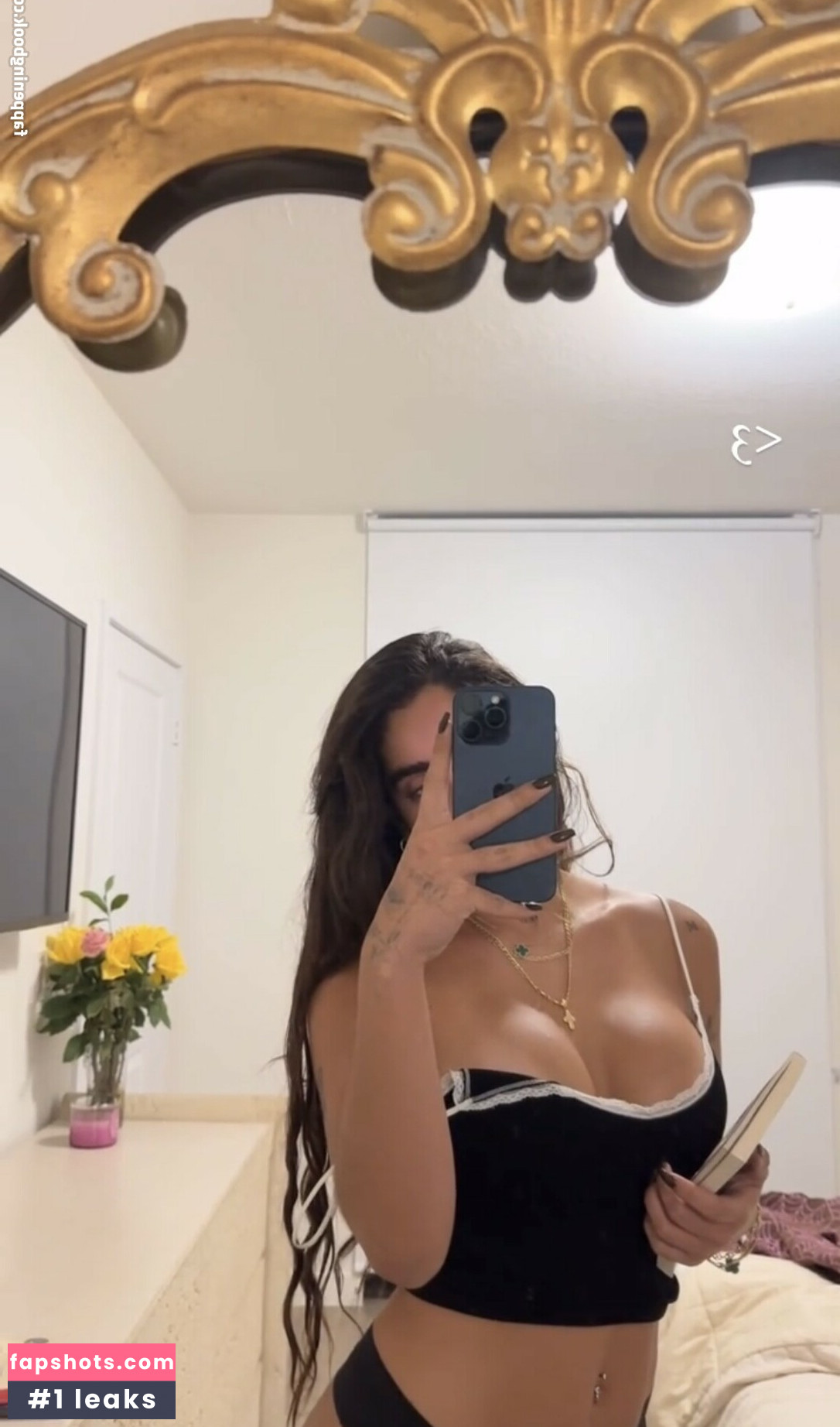 Isabella Ladera gallery photo #56