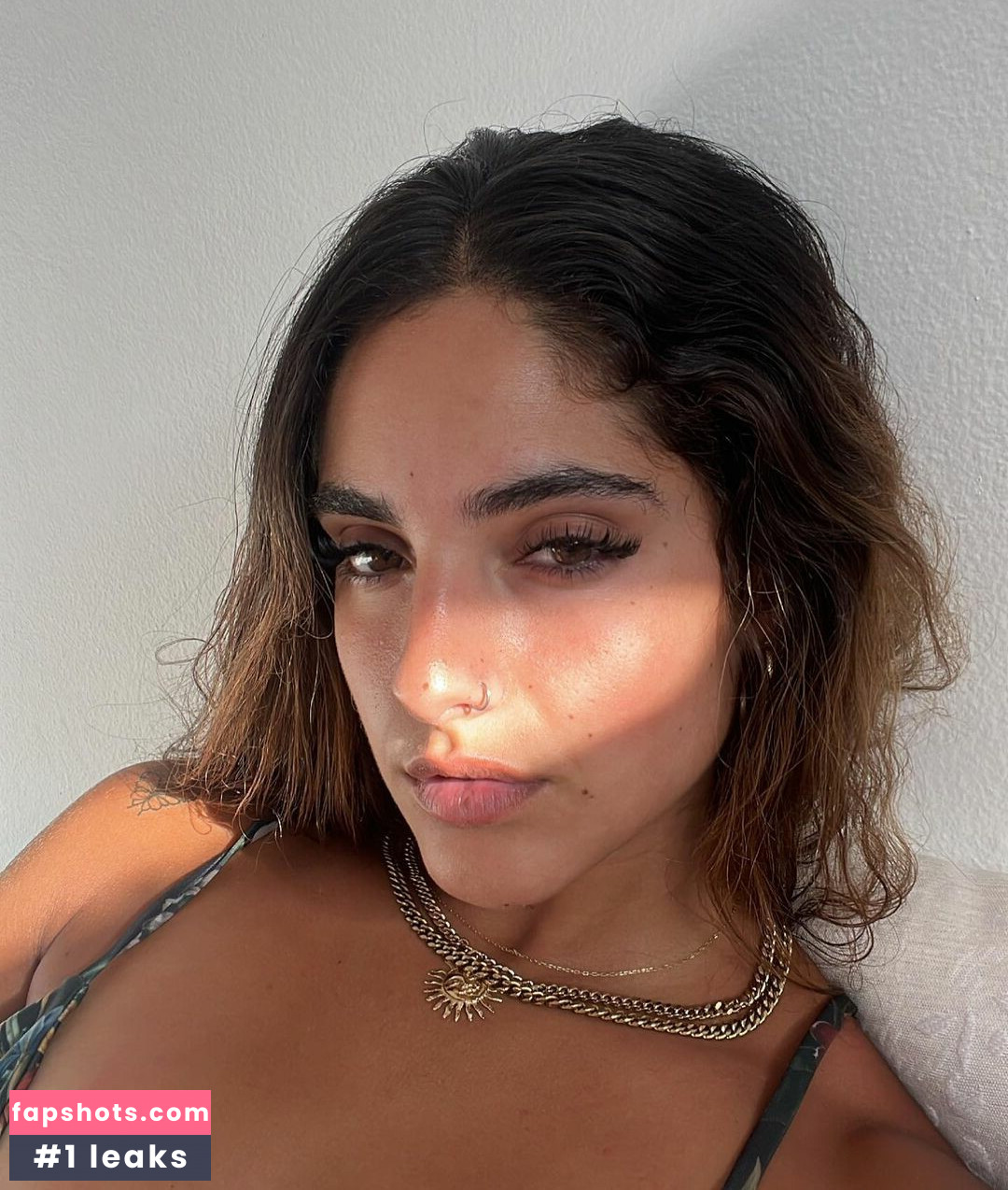 Isabella Ladera gallery photo #67