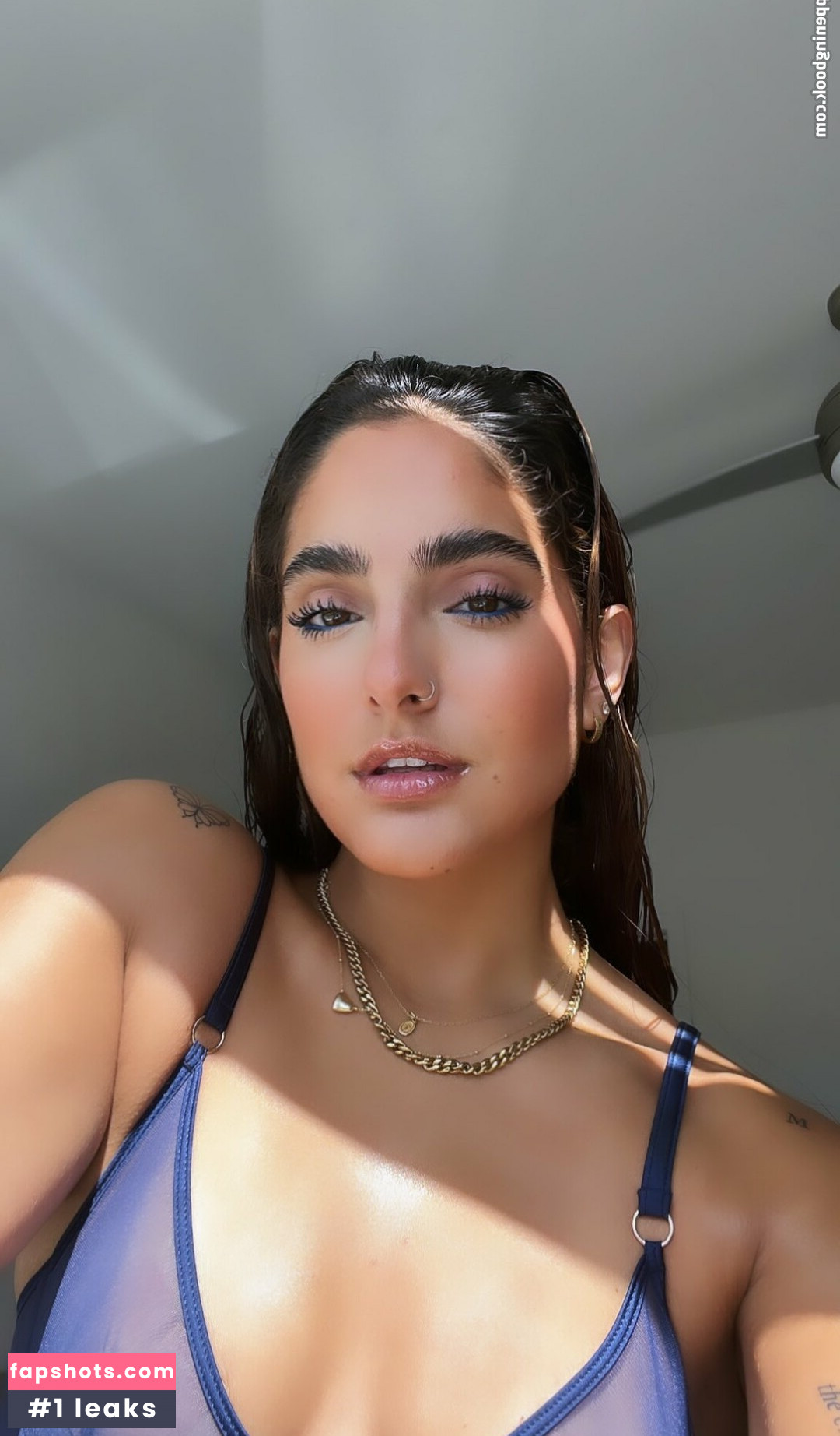 Isabella Ladera gallery photo #77