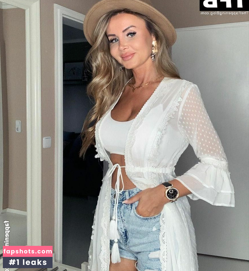 Isabella Maria Detlaf Nude Leaks OnlyFans Photos #2 - LeakJerk