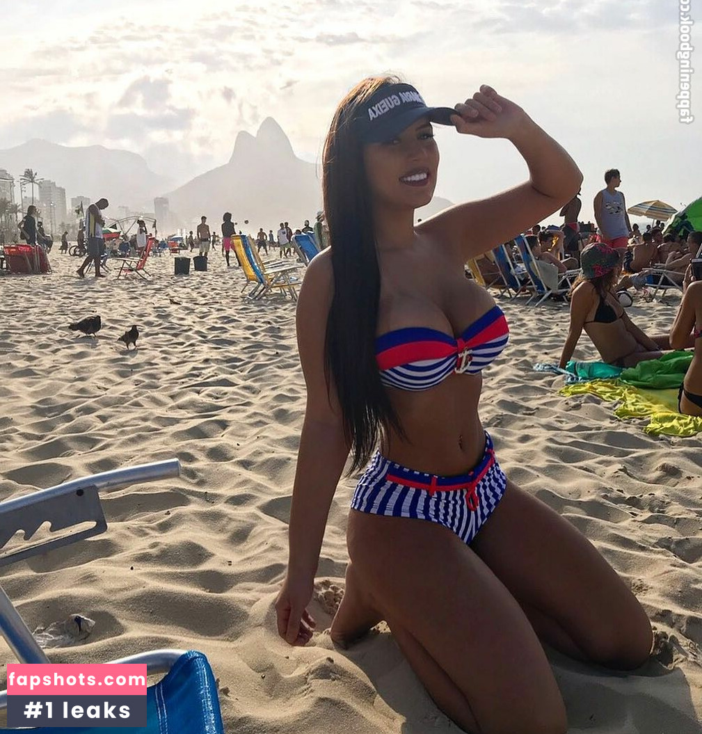 Isabella Pinheiro gallery photo #28