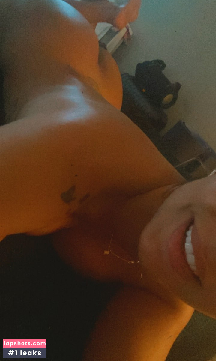 Isabella Schutz gallery photo #6