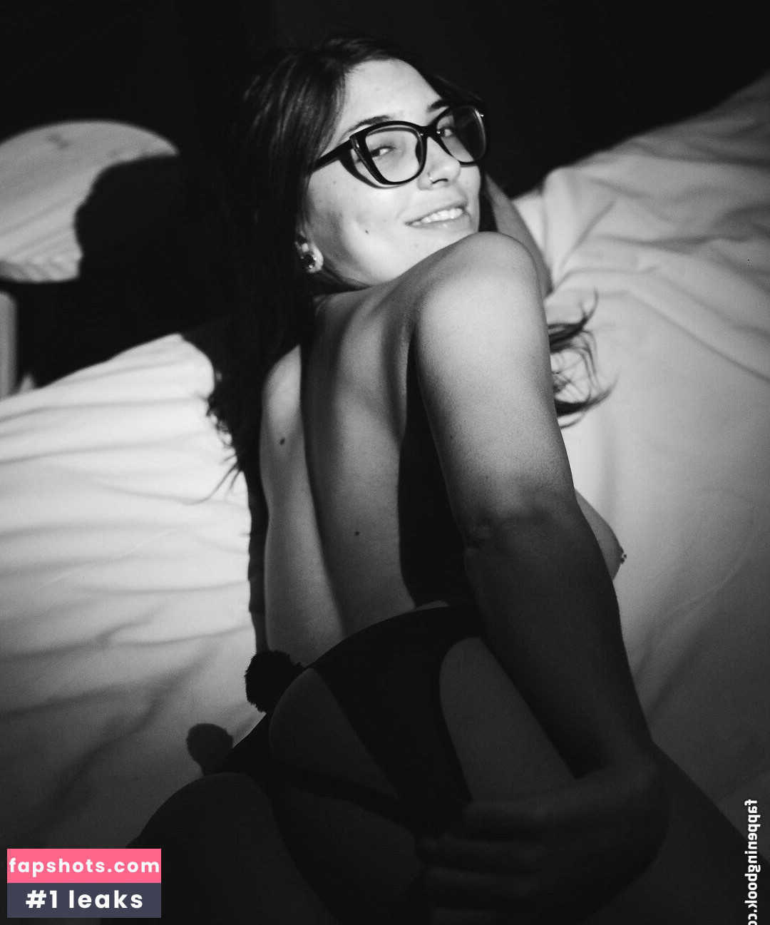 isabelladm Nude Leaks OnlyFans Photos #11 - LeakJerk