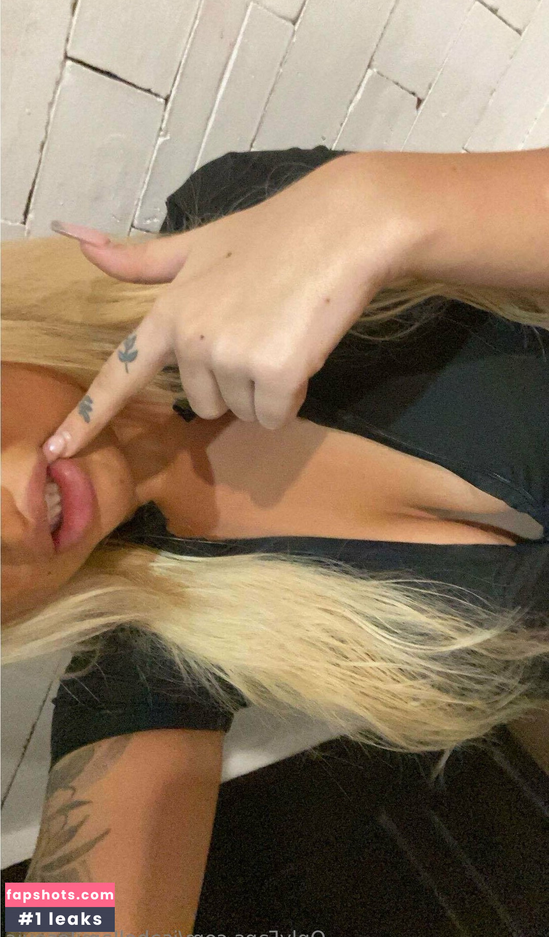 isabellamilosevic nude babe gallery