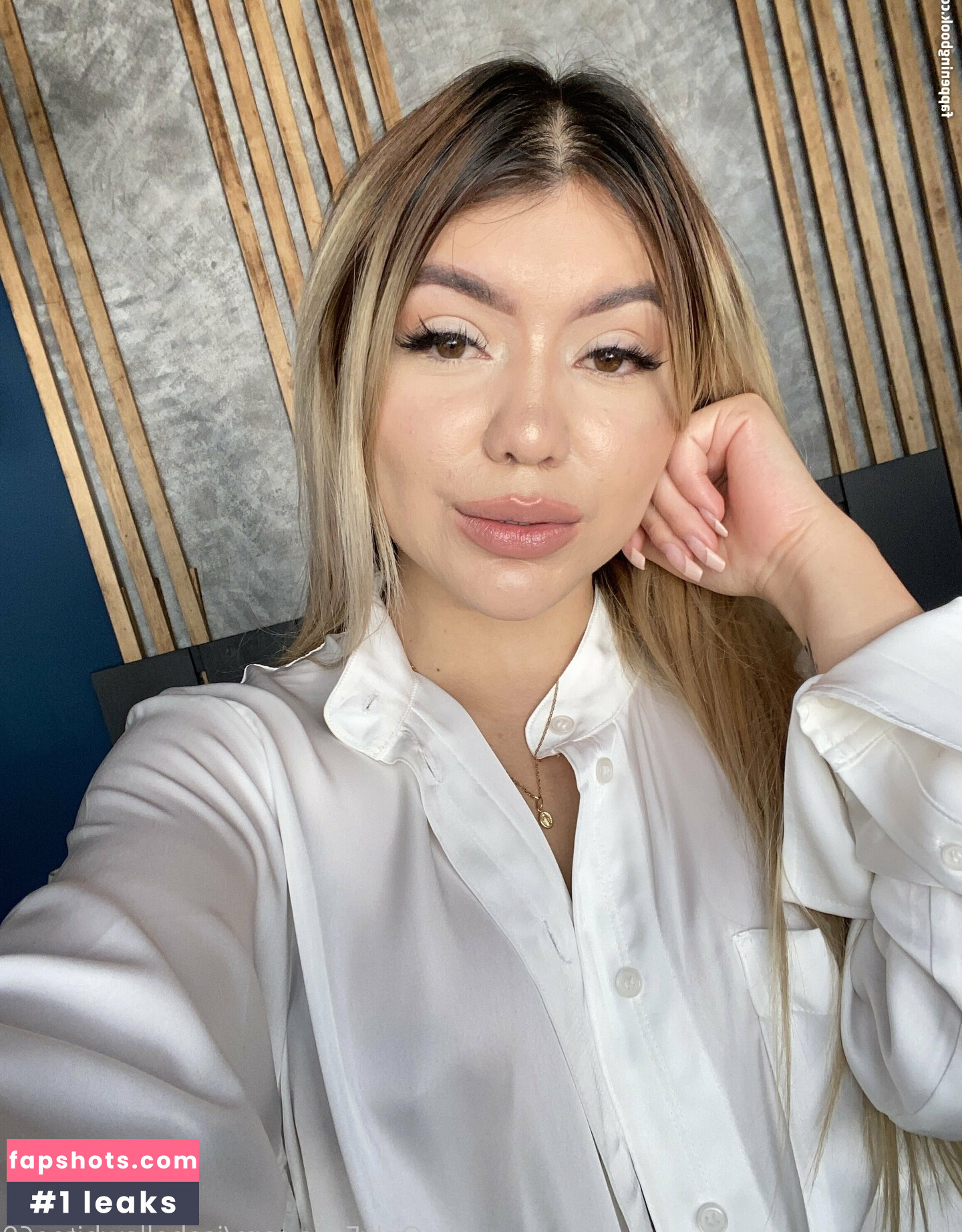 isabellawhiite gallery photo #19