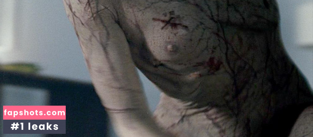 Isabelle Chasse gallery photo #6