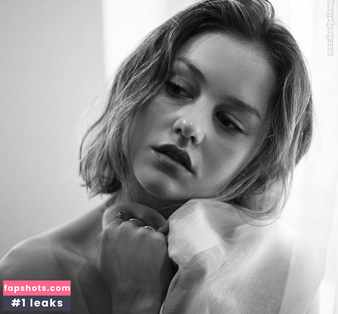 Isabelle Cornish Nude Leaks OnlyFans Photos #28 - LeakJerk