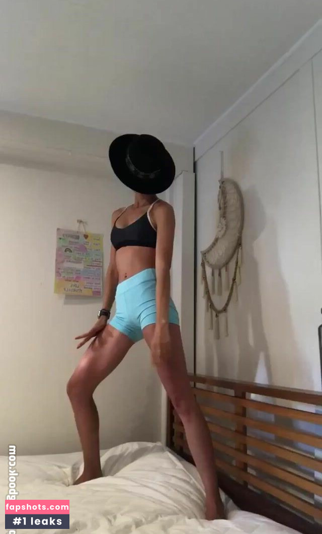 Isabelle Cornish Nude Leaks OnlyFans Photos #33 - LeakJerk