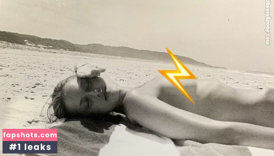 Isabelle Cornish Nude Leaks OnlyFans Photos #35 - LeakJerk