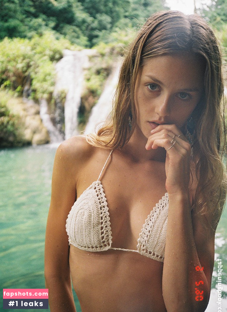 Isabelle Cornish Nude Leaks OnlyFans Photos #65 - LeakJerk