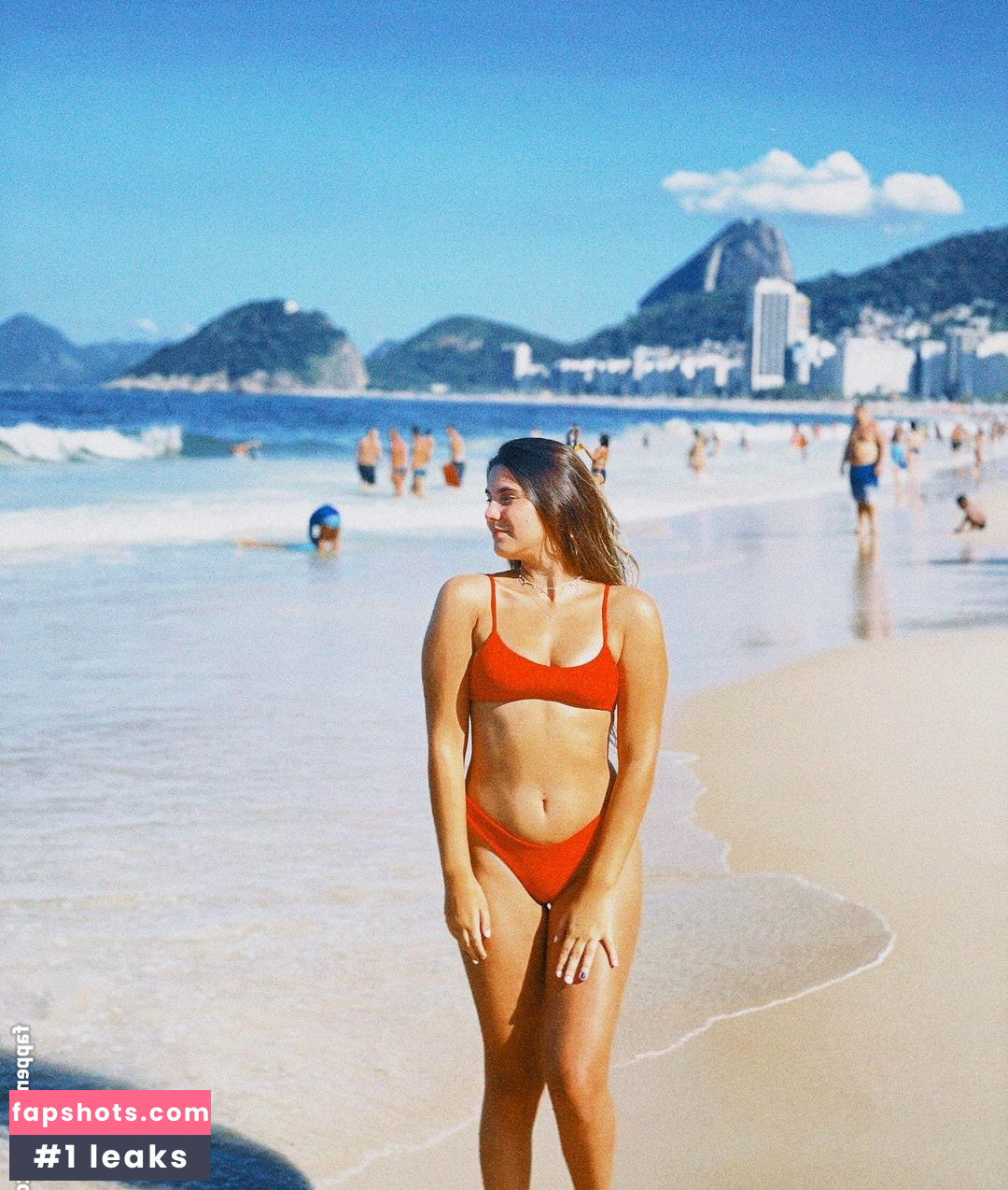 Isabelle Cunha gallery photo #4