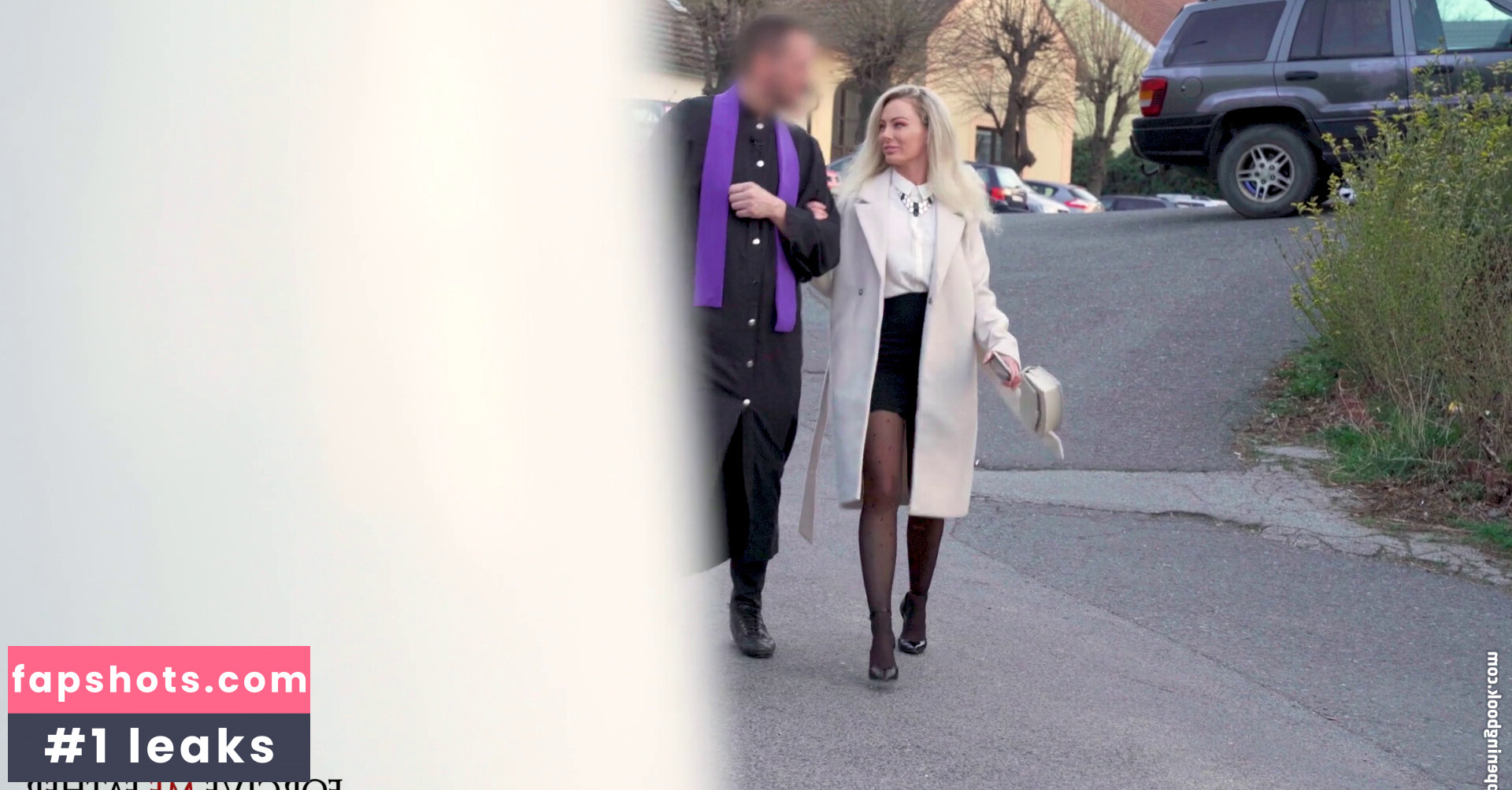 Isabelle Deltore gallery photo #17