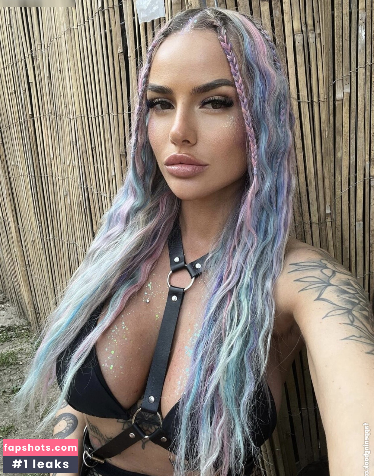 Isabelle.Denise gallery photo #16