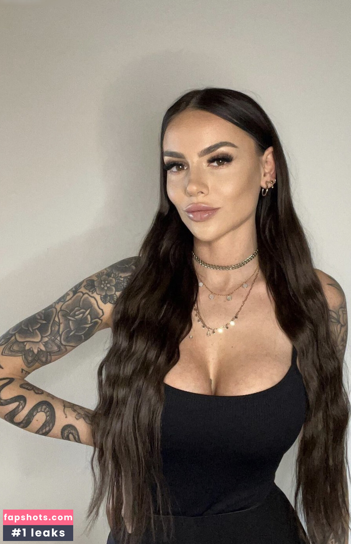 Isabelle.Denise gallery photo #23