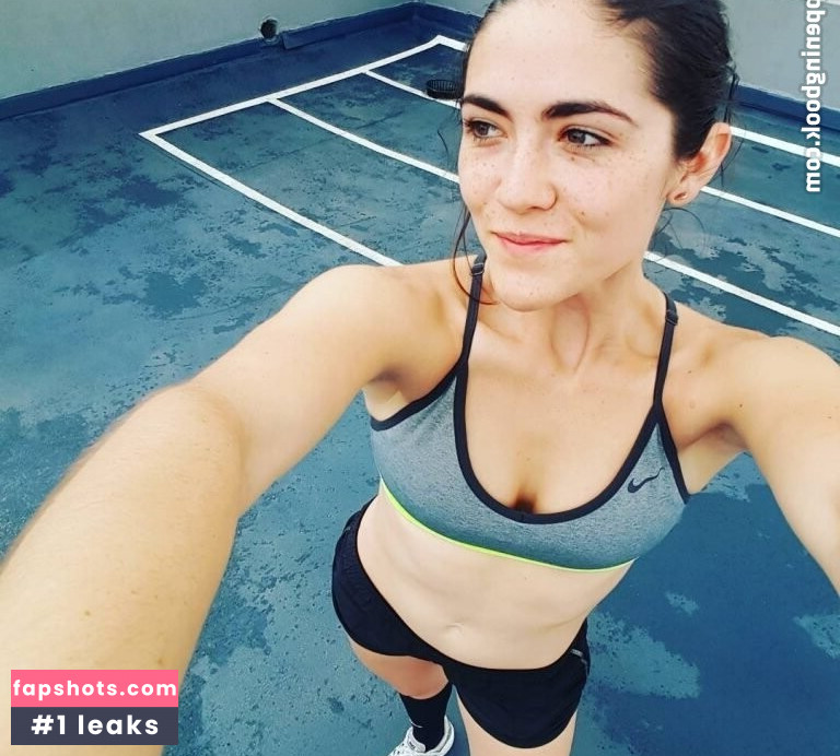 Isabelle Fuhrman gallery photo #15