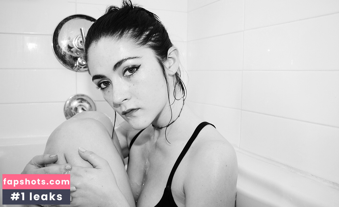 Isabelle Fuhrman gallery photo #10