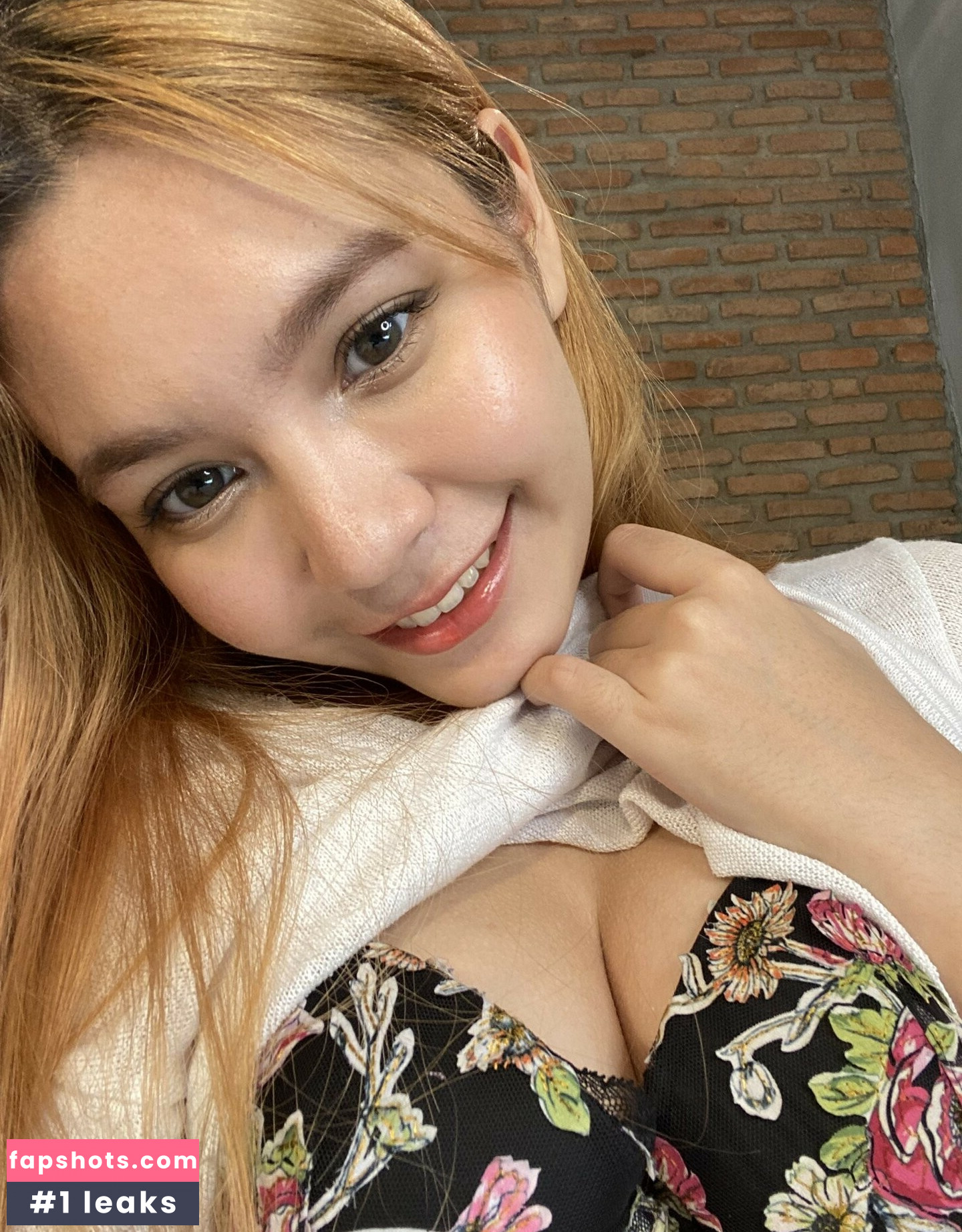 Isabelle Haris gallery photo #75