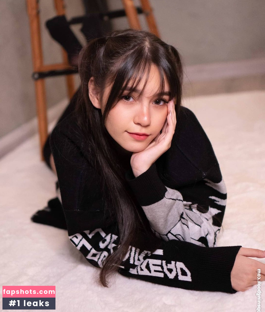 Isabelle Haris gallery photo #98