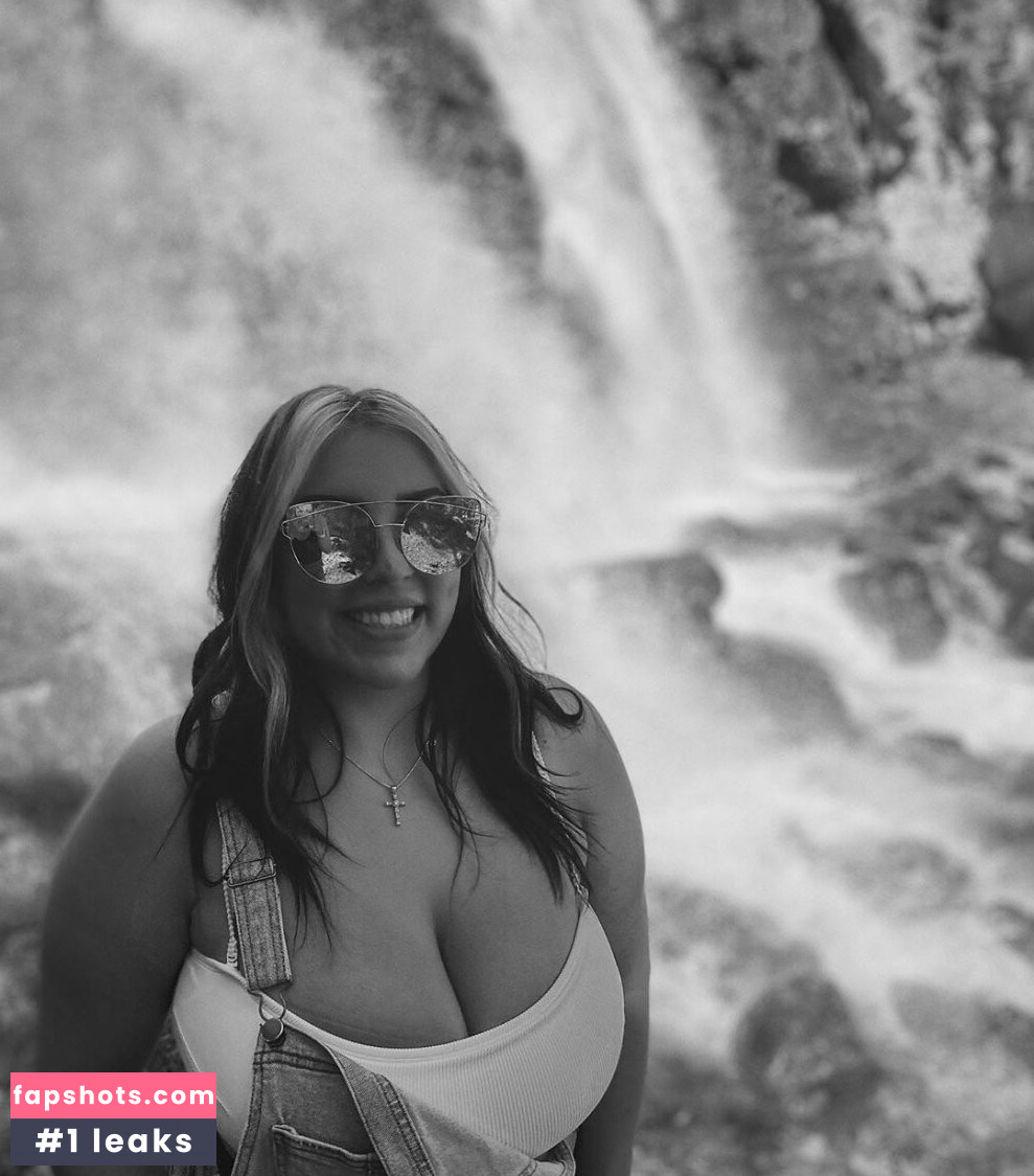 Isabelle Maltais gallery photo #18