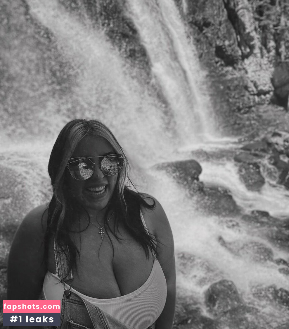 Isabelle Maltais gallery photo #19