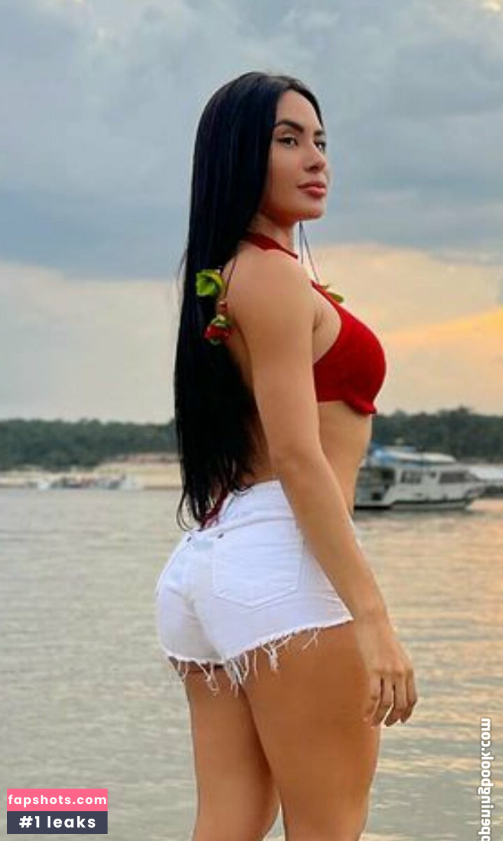 Isabelle Nogueira gallery photo #12