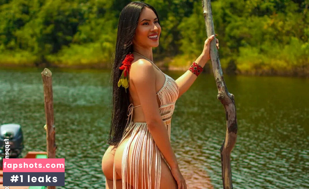 Isabelle Nogueira gallery photo #10