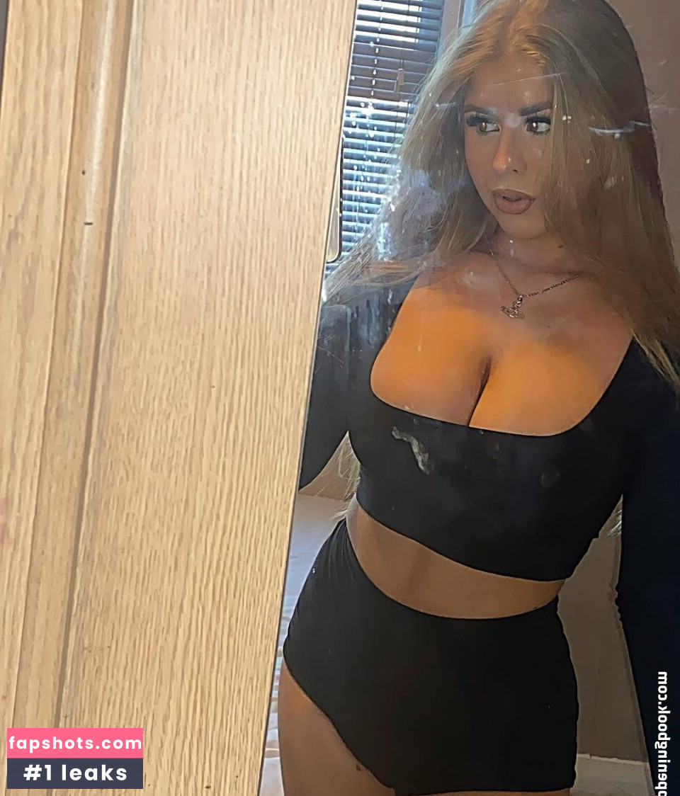 Isabelle Rose gallery photo #30