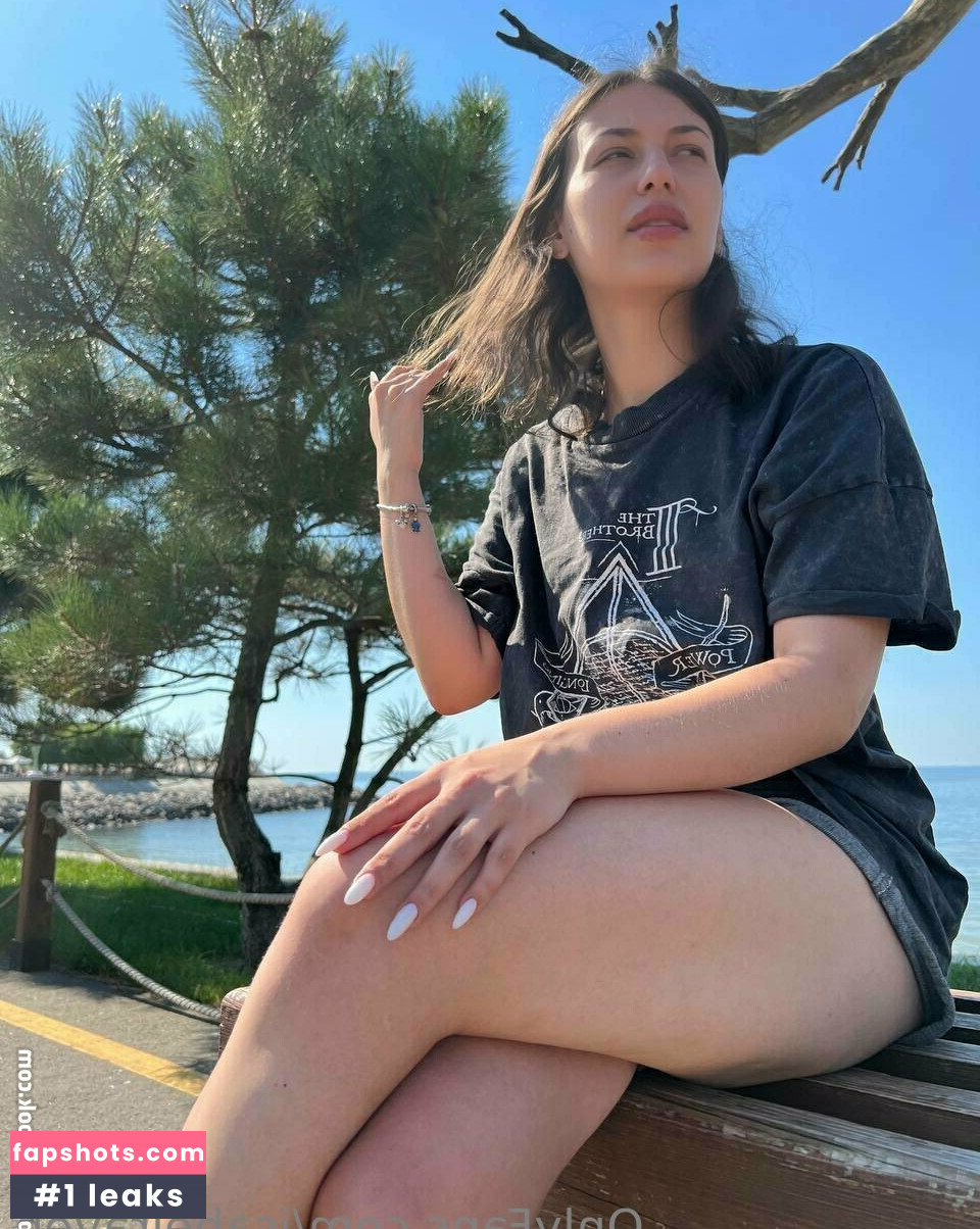 isabelraven gallery photo #15