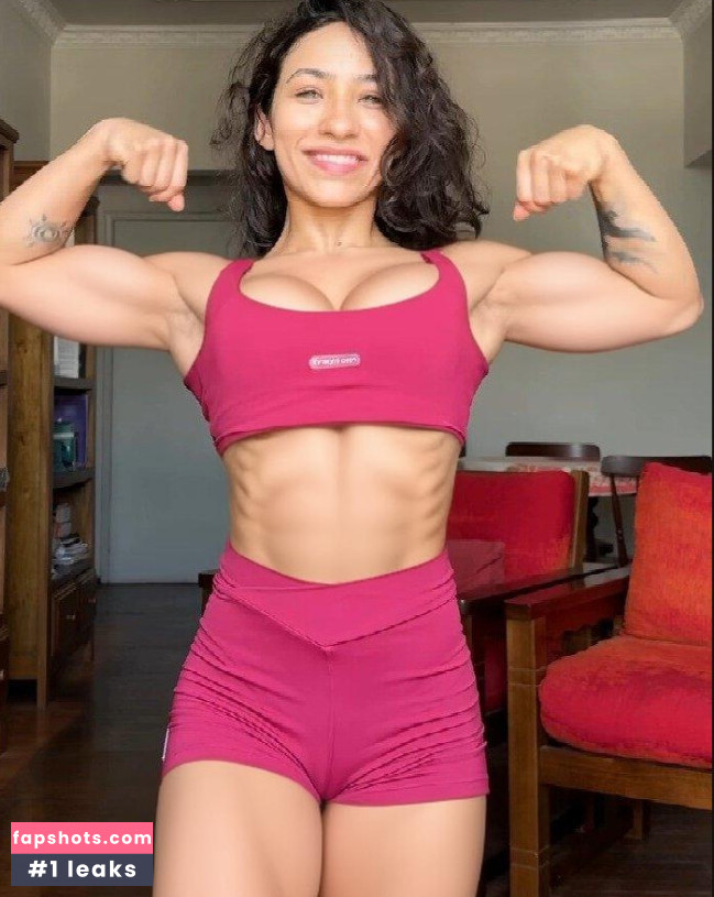 Isadora Abrahão gallery photo #6