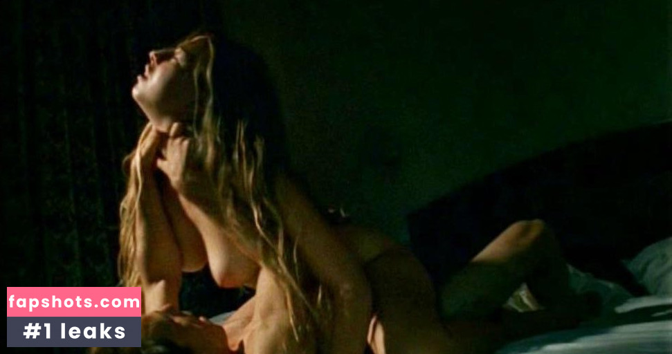 Isild Le Besco Nahé úniky fotek pouze od fanoušků #46 - Fapshots