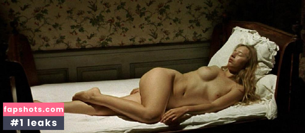 Isild Le Besco gallery photo #96