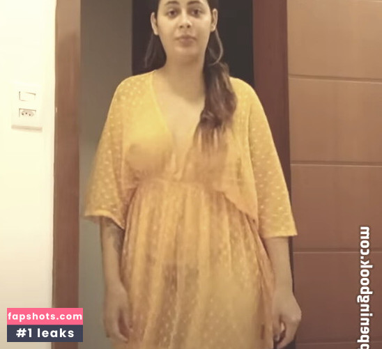 Isinha Menezes gallery photo #8