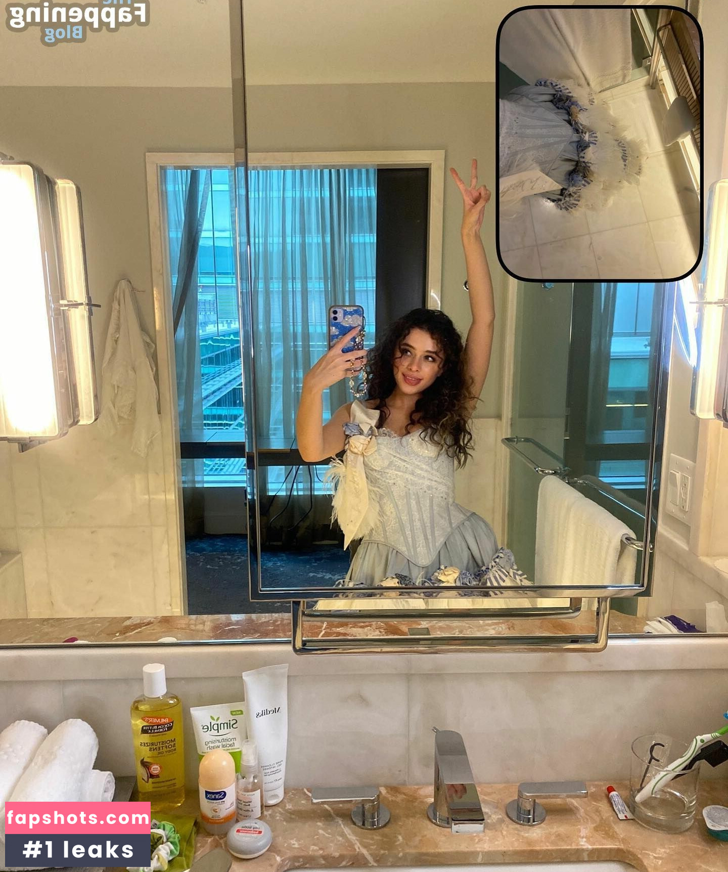 Isis Hainsworth gallery photo #14