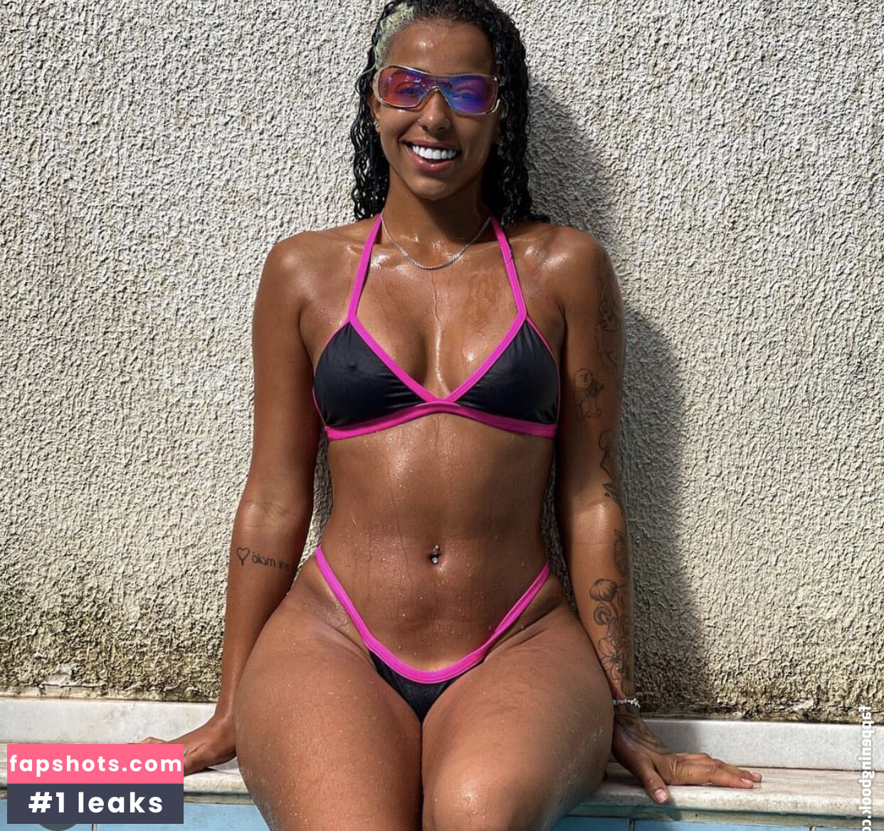 Isis Pequine gallery photo #15