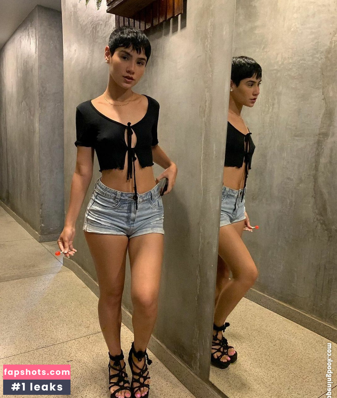 Isis Rodrigues gallery photo #12