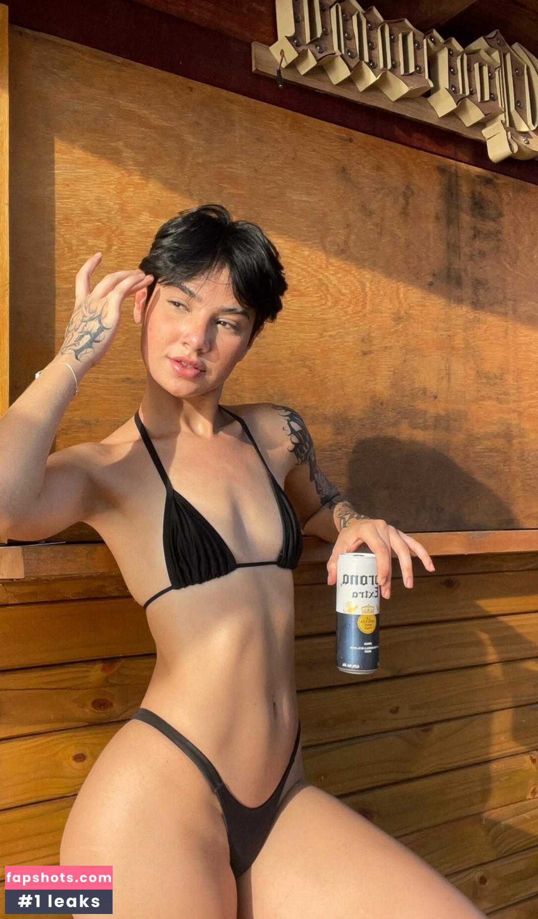 Isis Rodrigues gallery photo #22